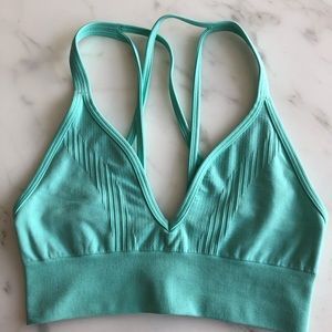 LULULEMON Mint Green Crisscross Yoga Bra